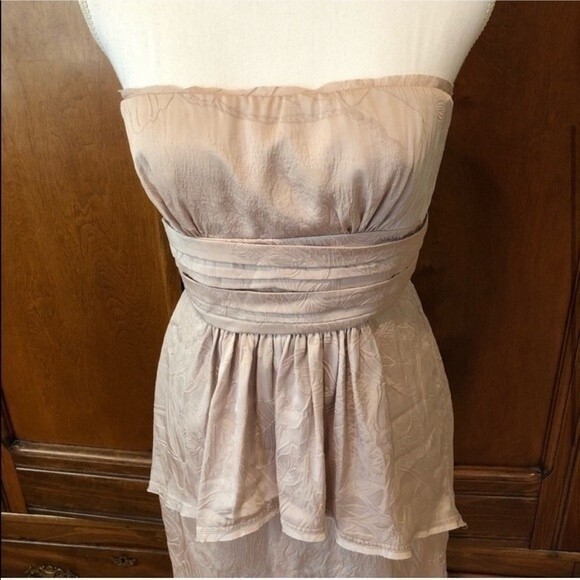 BCBGMaxAzria Karla Dress Floral Brocade Peplum Cocktail Dress in Light Sepia - Picture 3 of 5